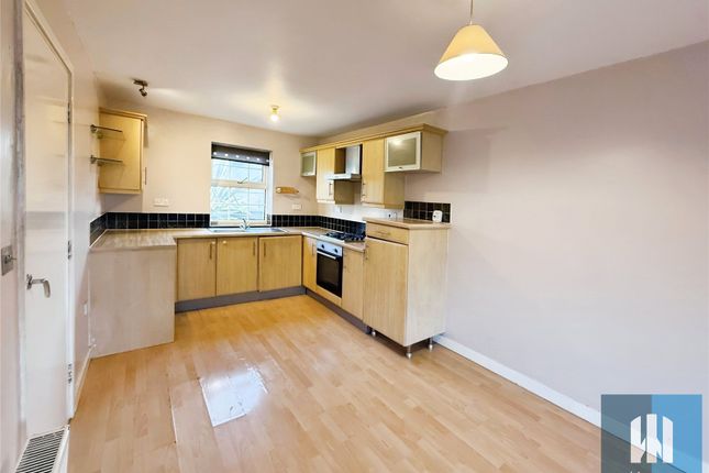 44, Fell Grove, Huddersfield photo 3
