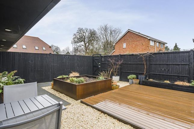 FLAT 4 NEW BARN, Calcot, Reading photo 3