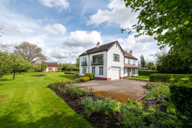 Detached house for sale in Evesham Road, Fladbury, Pershore, Worcestershire