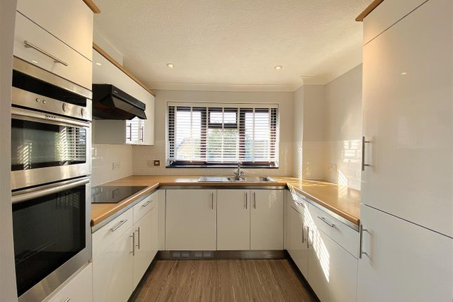 4 Church Hill Place, Hillborough Close, Bexhill-On-Sea photo 3