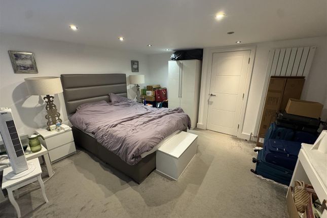 Flat 8 Elmsdown House, 81, Portway, Stratford photo 4