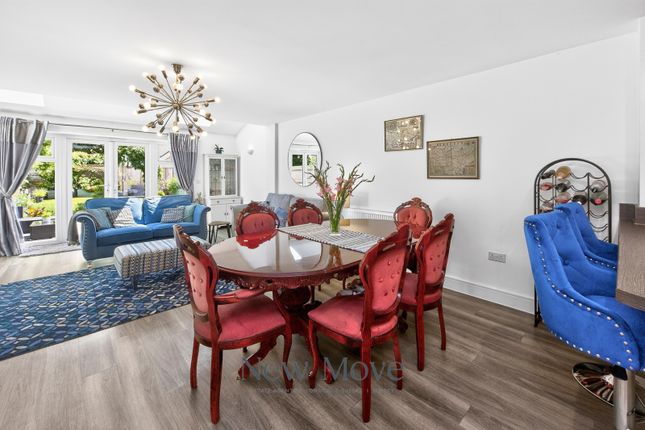3 The Glebe, Yalding, Maidstone photo 4