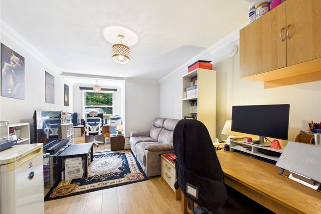 Flat 4, Simon House, 39, St. Marys Road, Suffolk photo 3