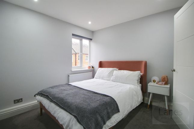Flat for sale in High Street, Stanstead Abbotts, Ware