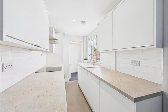 4 Bedroom House in LE11 5EG