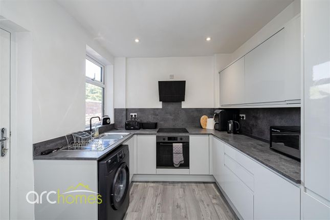 527, Bickershaw Lane, Wigan photo 3