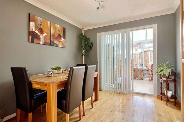 23 Broughton Close, Taunton photo 3