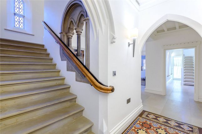 Feature Staircase