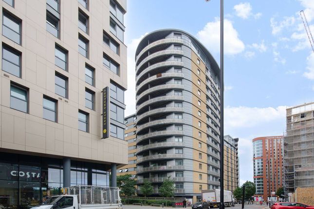 1-bed flat on Victoria Road, North Acton, £299,000