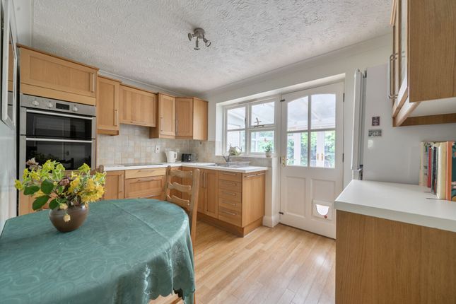 15 Newton Willows, Tunbridge Wells photo 2