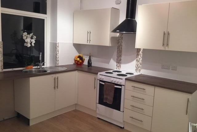 14, Eelholme View Street, Keighley photo 3