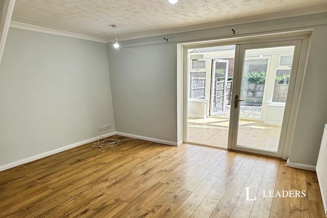 25, Gatcombe Grove, Nottingham photo 2