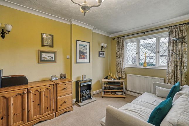 11, Newton Close, Gillingham photo 3