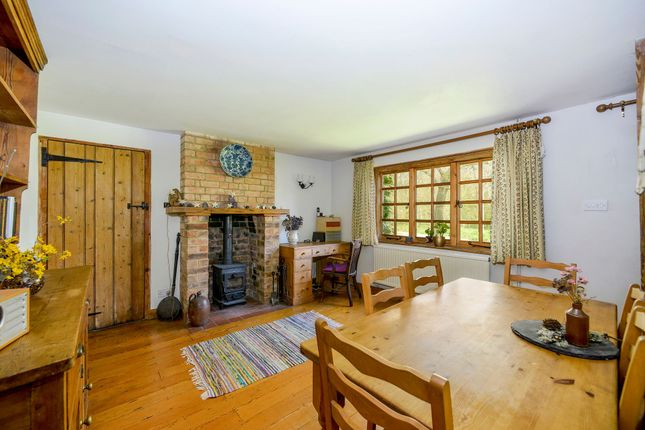 1 Railway Cottages The Common, Cranleigh photo 3