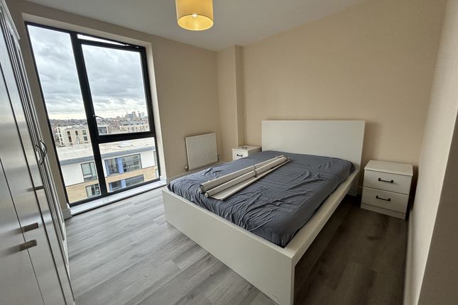 Flat Flat 52, 2, Joslin Avenue, London photo 4