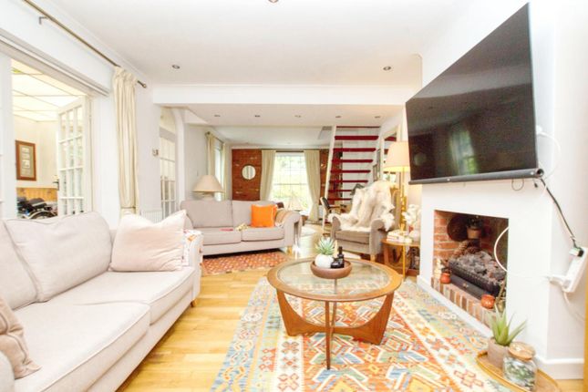 2-bed house on 344, Portsmouth Road, Southampton, £290,000