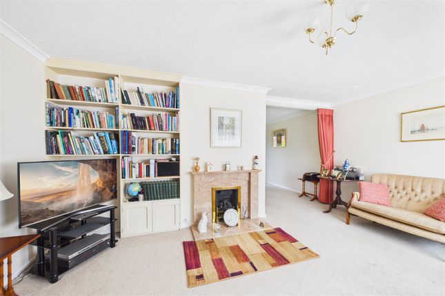 6, Hermitage Close, Chichester photo 4