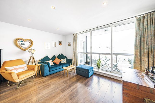 Flat for sale in Larch Court, Royal Oak Yard