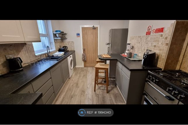 Room to rent in Cromwell Street, Swansea