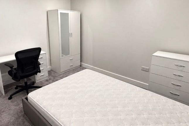Room 4, 124 Queen Margarets Road, Coventry photo 4