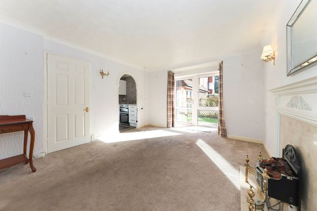 12, Beechwood Court, Corfton Drive, Wolverhampton photo 3