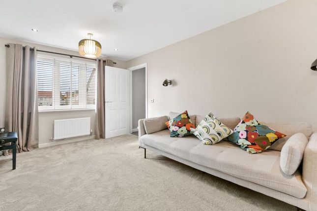 7 Tahay Crescent, Glasgow photo 3