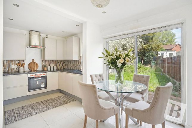 41, Tennyson Way, Hornchurch photo 2