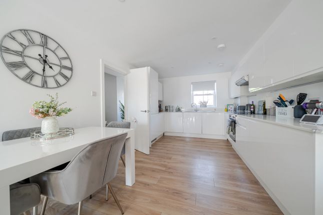 4A,, Hawes Road, Bromley photo 4