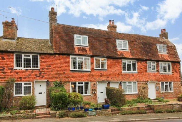 Cottage to rent in High Street, Etchingham