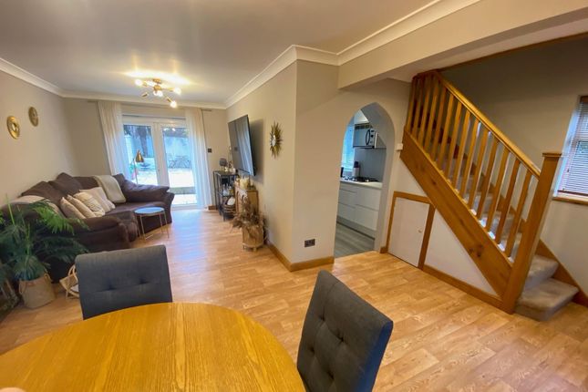 60, Fesants Croft, HARLOW photo 4