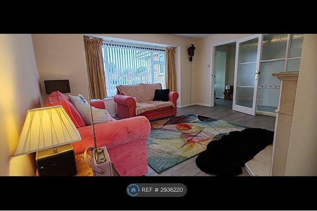 Hildens Drive, Tilehurst, Reading photo 4