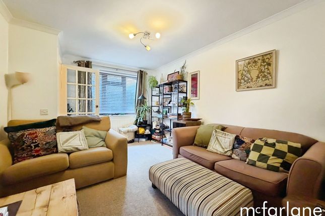 24 Coriander Way, Swindon photo 4