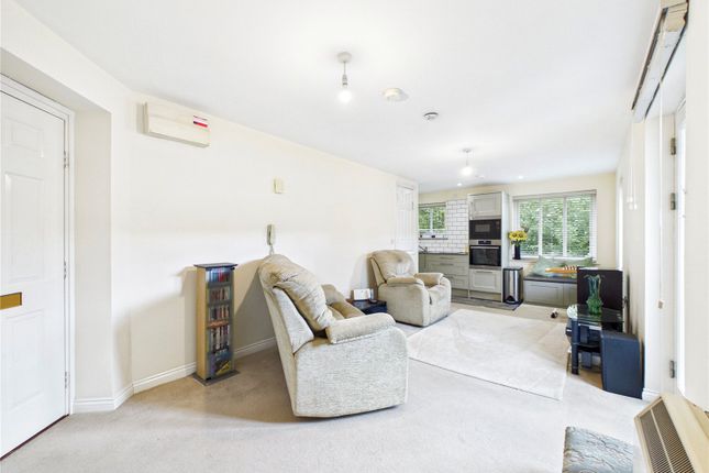 Flat 15, Croft Court,, Gregory Street, Suffolk photo 3