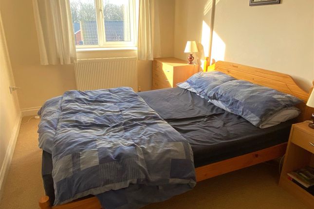 5 Woodland Court, Orchard Close, Freshwater photo 3