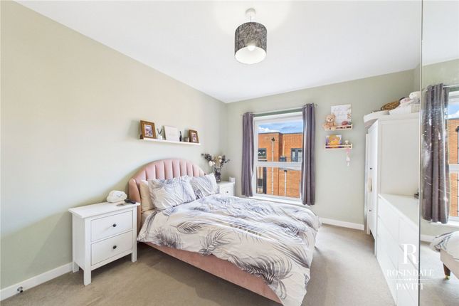 Flat 15, Seam Court, Wallington photo 4