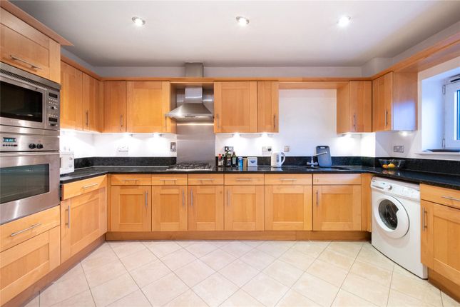 Flat to rent in Warren House, Beckford Close