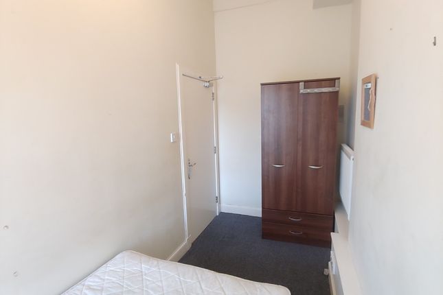 Flat to rent in Montgomery Street, New Town, Edinburgh