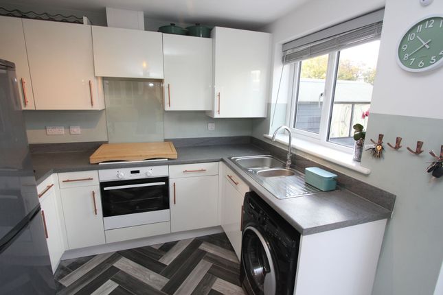 28, Plasnewydd Walk, Llantwit Major, CF61 photo 4