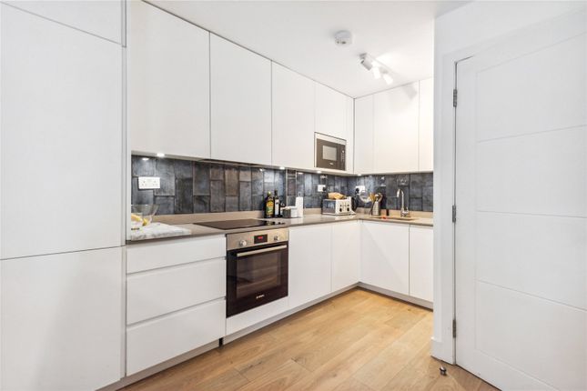 Flat to rent in 15-17, Fulham High Street