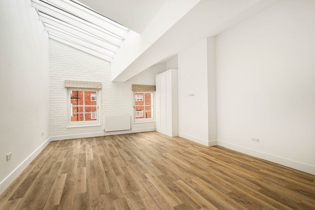 Studio to rent in Lower Sloane Street, London