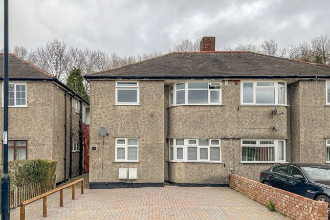 Thumbnail Maisonette for sale in Meadowview Road, Catford, London