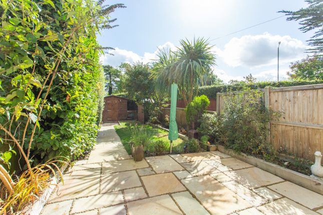 19, Falcon Close, Kent photo 4