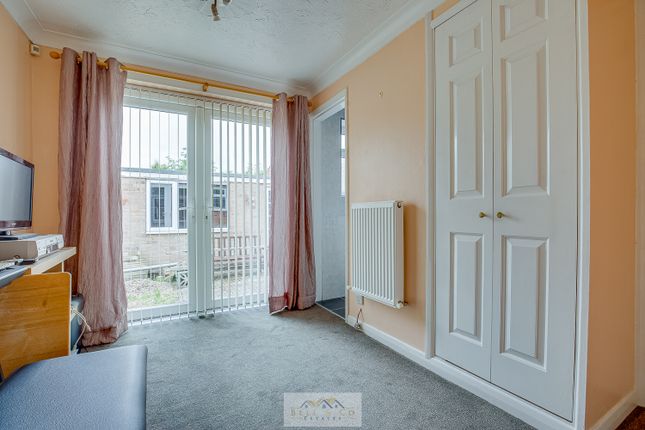 40, Clifton Avenue, Chesterfield photo 4