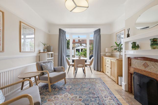 11 Clovelly Gardens, Enfield photo 4