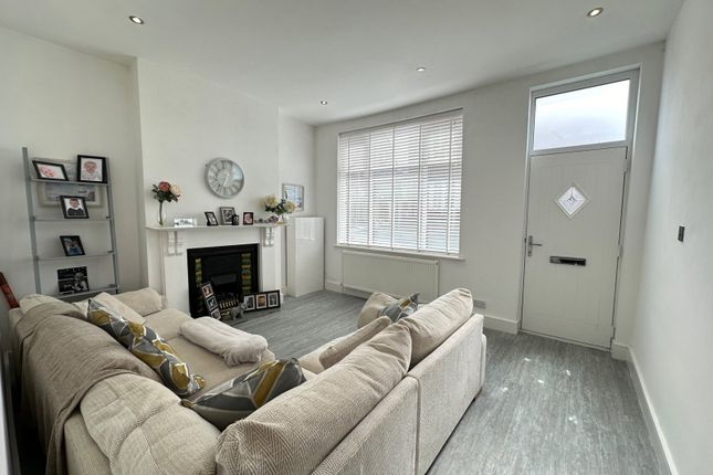 37, Rock Street, Hyde photo 2