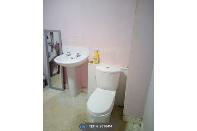 Flat, West Park House West Park St, Dewsbury photo 4