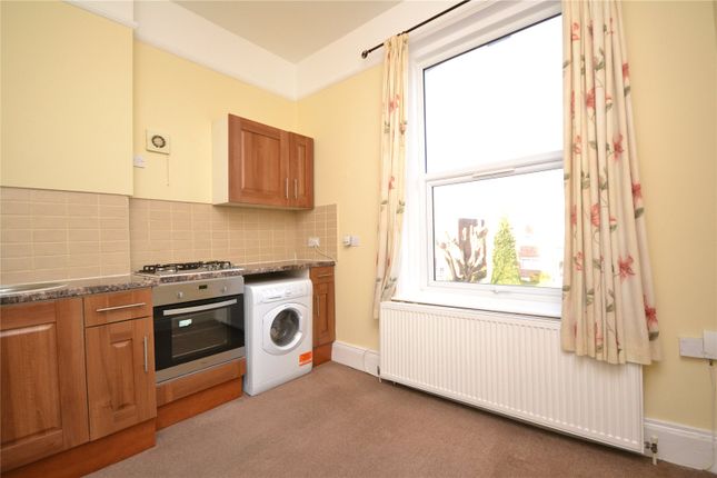 Flat to rent in Alexandra Grove, North Finchley, London