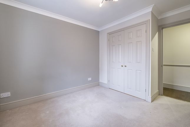 Flat 1, Westergate House, Kingston upon Thames photo 4