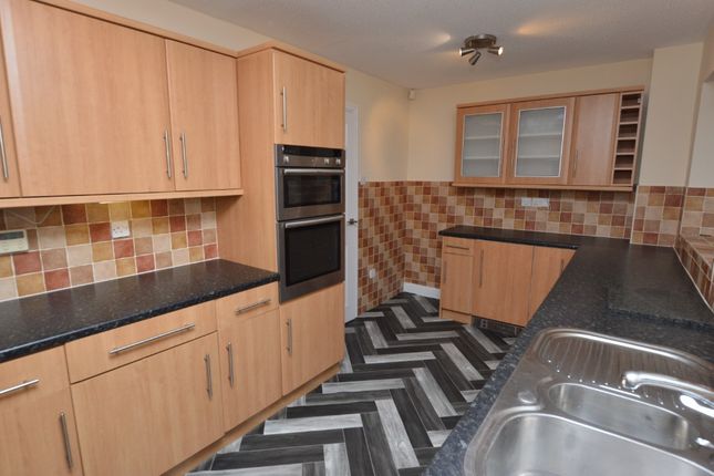 32, Regents View, Blackburn photo 5