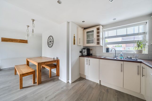 19 Bramley Close, Wilmslow photo 2